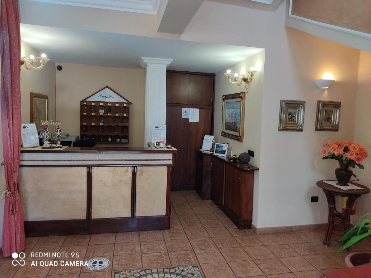 Isola Di Capo Rizzuto Hotel La Calabrese מראה חיצוני תמונה