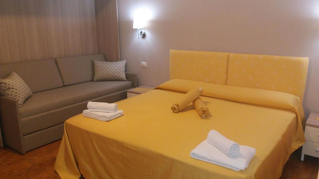 Isola Di Capo Rizzuto Hotel La Calabrese מראה חיצוני תמונה