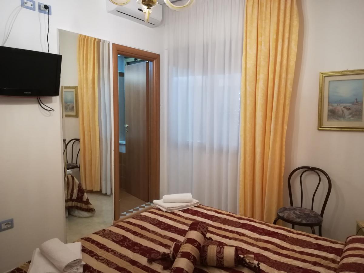 Isola Di Capo Rizzuto Hotel La Calabrese מראה חיצוני תמונה