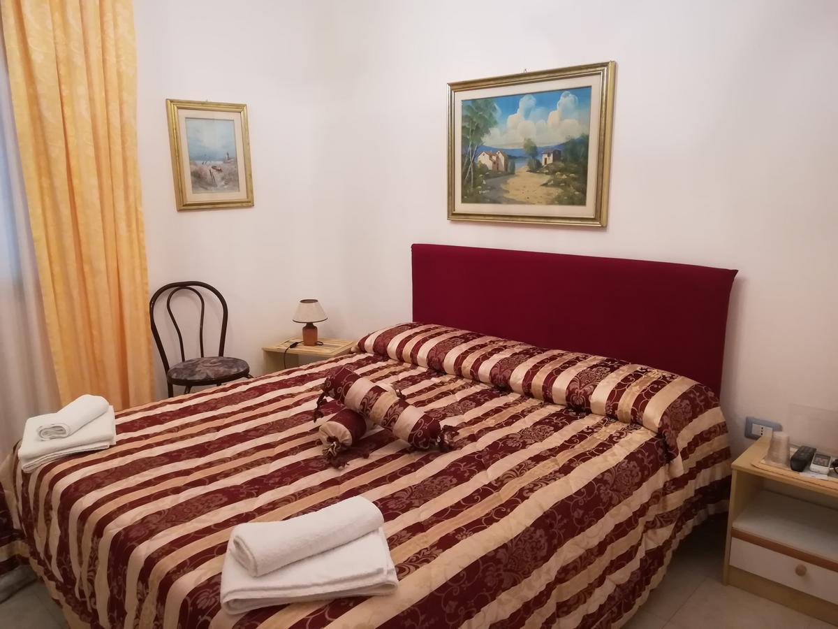 Isola Di Capo Rizzuto Hotel La Calabrese מראה חיצוני תמונה