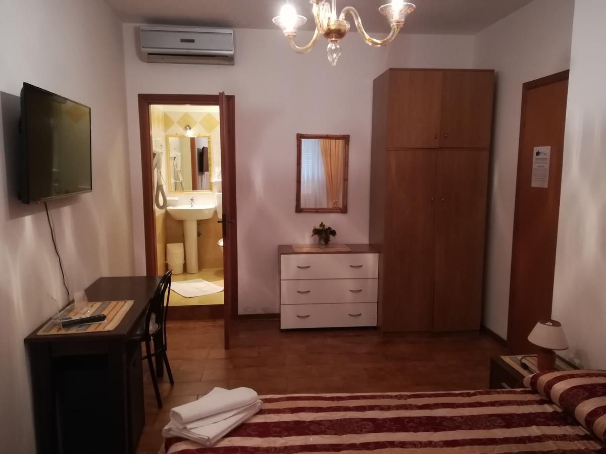 Isola Di Capo Rizzuto Hotel La Calabrese מראה חיצוני תמונה